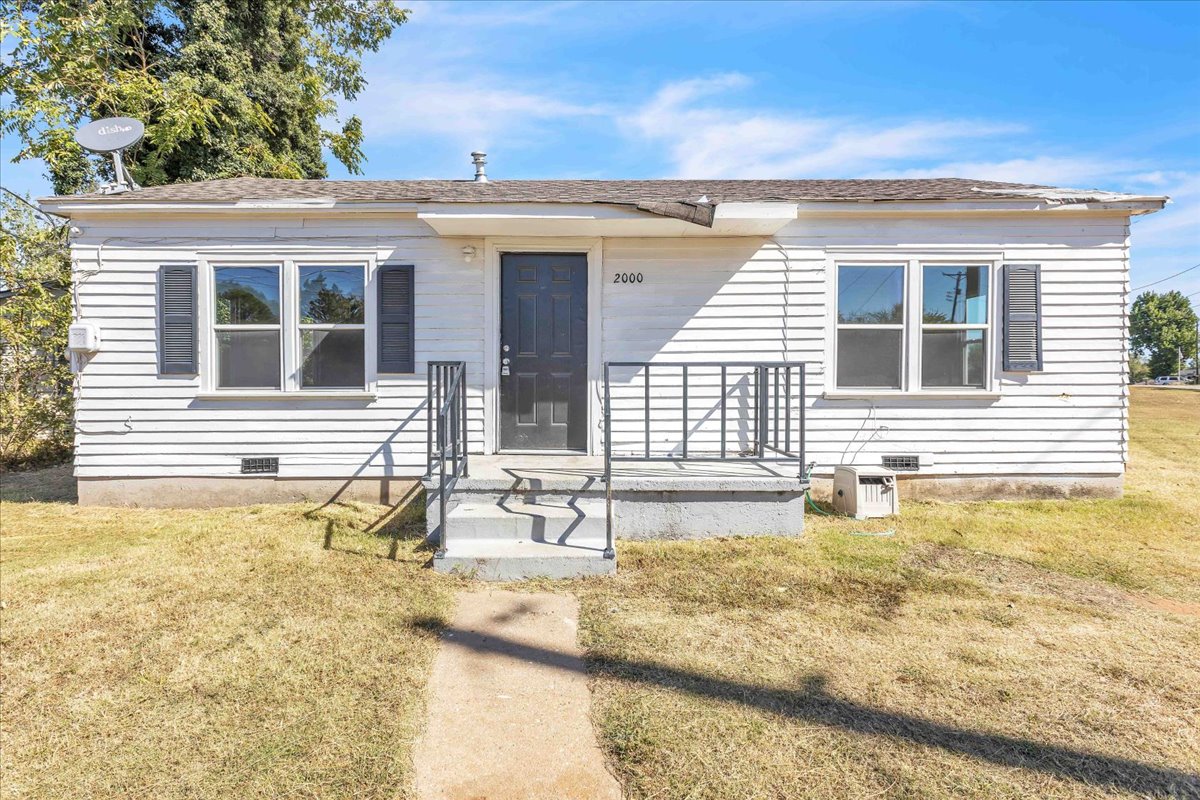 2000 North Douglas Boulevard