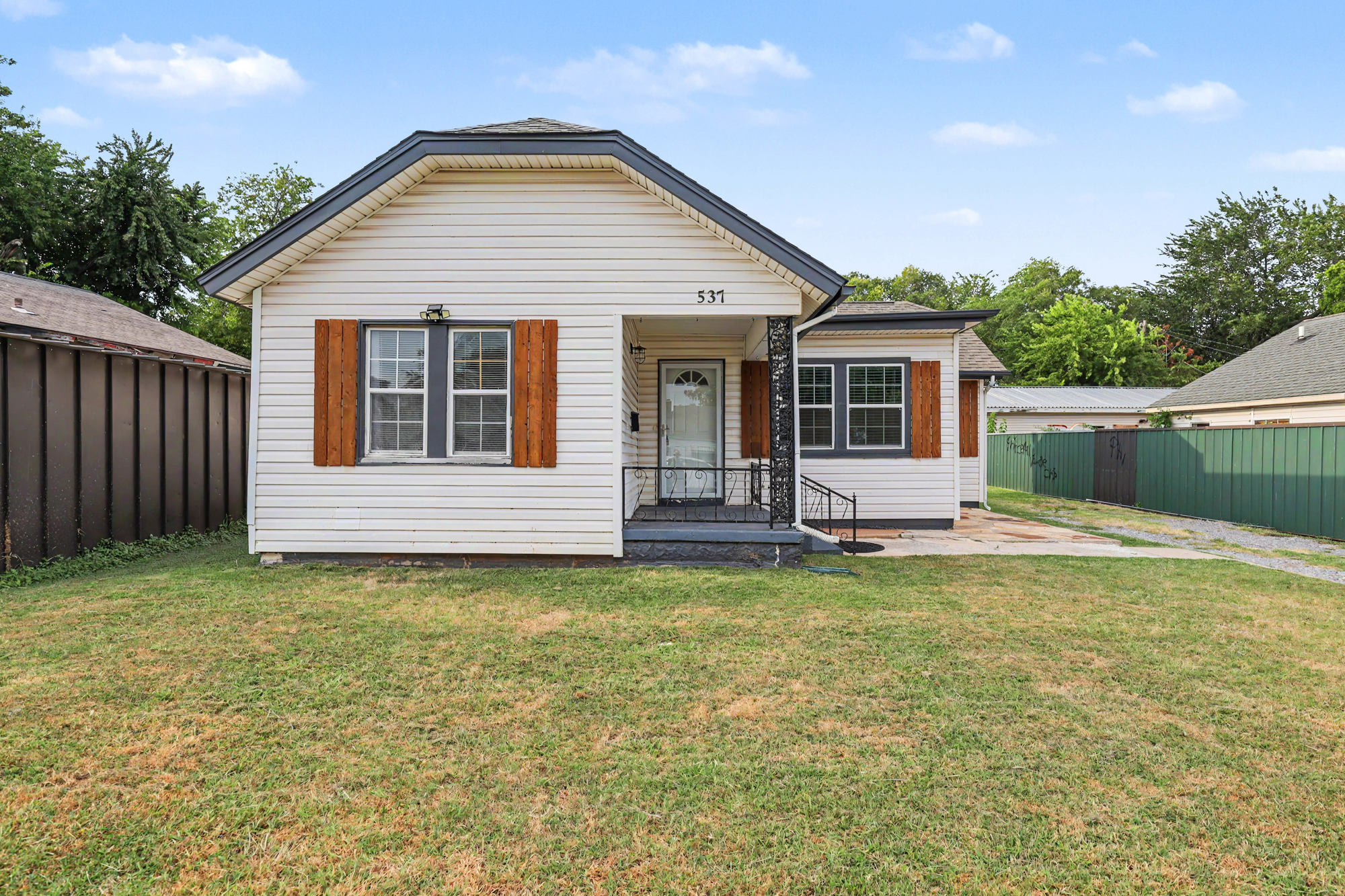 Property main image